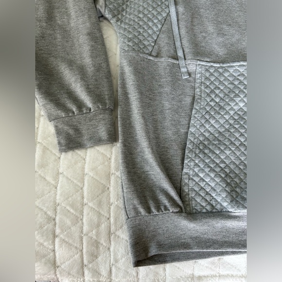 Tickled Teal | Grey Half Zip Pullover | Hoodie Pocket & Quilted Detail | Small - Picture 5 of 9